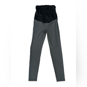 🌺Isabel Maternity by Ingrid & Isabel Black and Gray Leggings